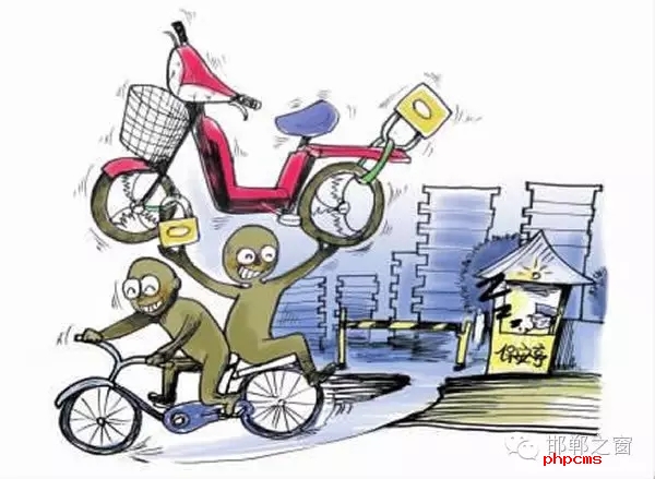 8月3日上午，邯鄲市公安局巡警支隊(duì)視頻巡控民警網(wǎng)上巡控至東柳大街河北銀行門(mén)前自行車(chē)存車(chē)處時(shí)，發(fā)現(xiàn)一男子正在盜竊自行車(chē)，作案后沿叢臺(tái)路向西逃竄。11時(shí)16分許，民警在市區(qū)和平路和平橋東一公交車(chē)站牌附近將其抓獲，當(dāng)場(chǎng)繳獲被盜黑馬牌自行車(chē)1輛和作案用鑰匙8串。經(jīng)訊問(wèn)，該男子53歲，肥鄉(xiāng)縣肥鄉(xiāng)鎮(zhèn)西街村人，經(jīng)深挖，該男子交代了自2016年5月份以來(lái)在叢臺(tái)區(qū)、邯鄲縣等地實(shí)施盜竊山地、折疊式自行車(chē)共17起的作案事實(shí)。 