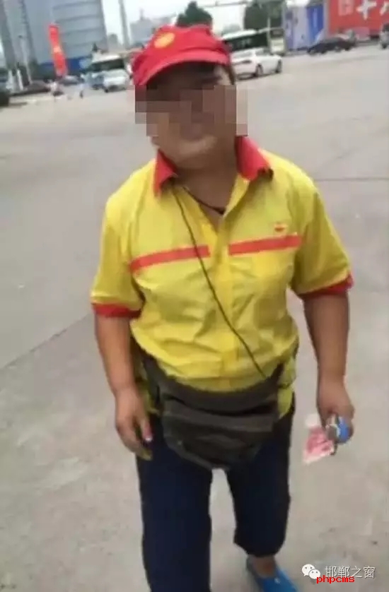 8月11日，一則內(nèi)容為“邯鄲一加油站‘缺斤短兩’”的視頻引起社會廣泛關(guān)注。記者從涉事的聯(lián)潤美迪加油站證實確有此“糾紛”，對此，轄區(qū)復(fù)興公安勝利橋派出所已介入調(diào)查，同時，復(fù)興區(qū)市場監(jiān)督局回應(yīng)已封存涉事加油機，將對其進行計量檢定。